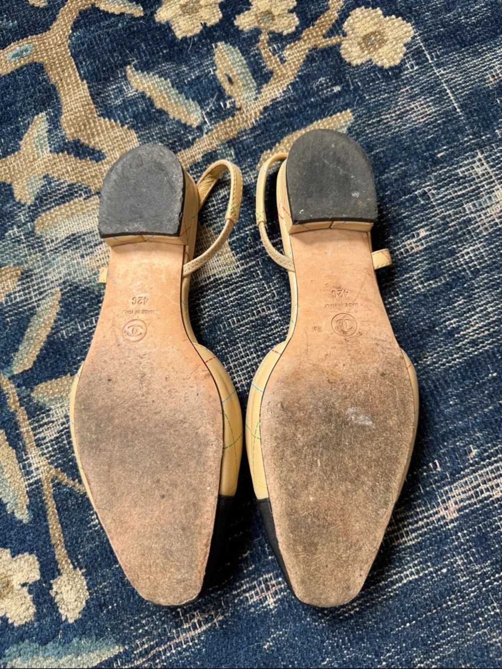 CHANEL Beige Leather Slingback Flats with Black Cap Toe - Picture 2 of 3